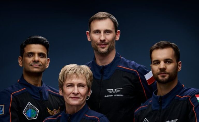 shubhanshu shukla space